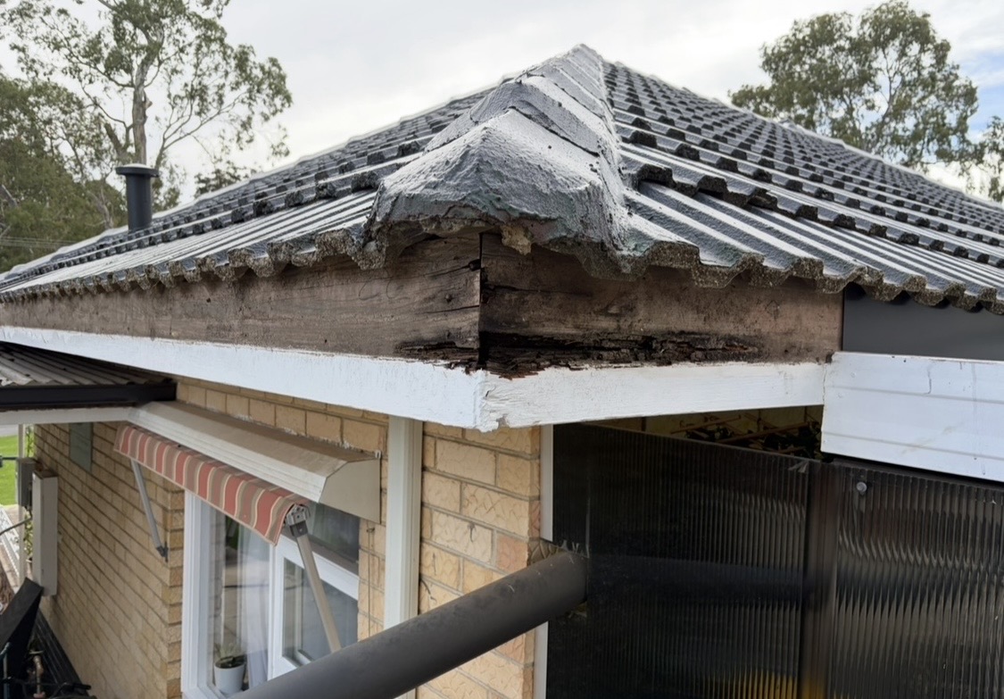 Corner gutter before
